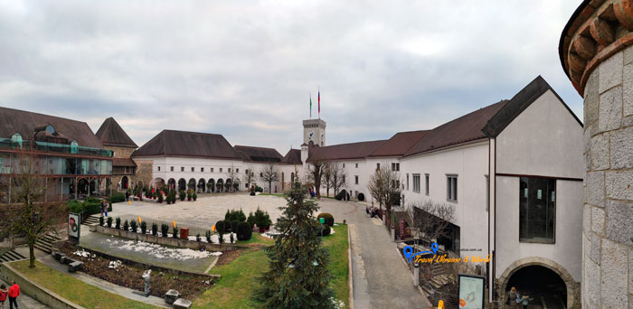 Палац (Palacij), Любляна